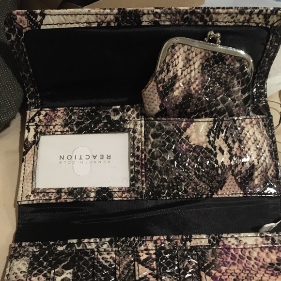 Kenneth Cole Reaction Elongated Clutch - Picture 7 of 7